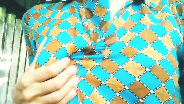 Enjoy watching HD scene of : Village Babe Sunny Leonie Fingering Leaked Amateur HD