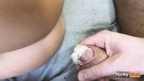 Watch this HD video of : Nicky Mist's Tinder Date Fucks Her Huge Ass With A Condom in 4K
