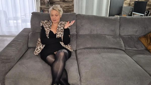 Watch this uncut clip called : Sofy13 Shows How to Eat a Pussy Perfectly in Lingerie