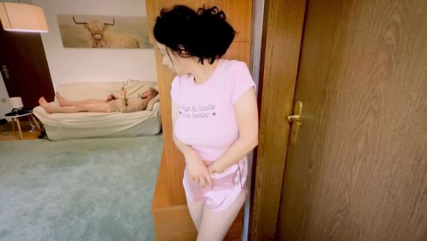 Enjoy watching the uncut video of : Naughty Teen Stepdaughter Sucks Stepdaddy's Big Dick While Stepmom Is Away