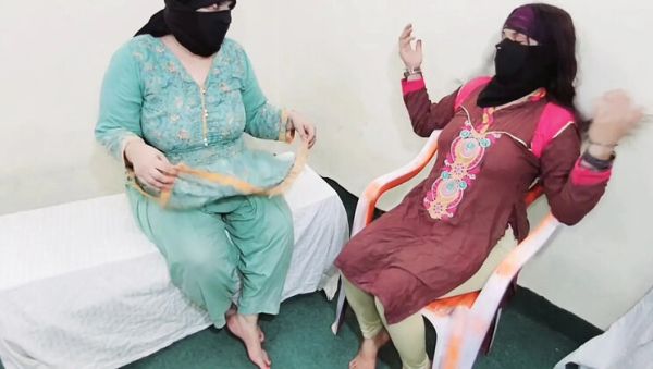 Enjoy watching the complete clip named : Netu gets rough anal threesome with two Indian Muslim bhabhis and devar