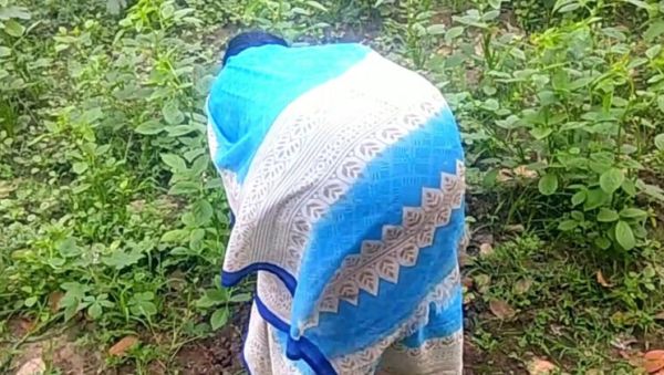 Watch the HD video : Village Aunty Shows Her Pussy to Ex-Boyfriend in Sugarcane Field