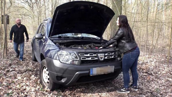 View this HD movie named : She sucks his big cock before he helps her fix the car