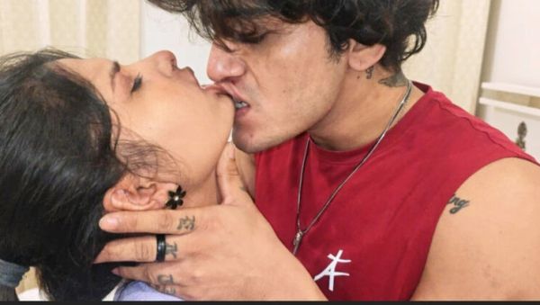 Stream the complete clip : Tejashwini and Akash Hardcore Kiss, Lick, and Fuck - Big Cock Indian Sex