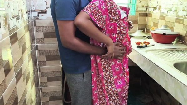 Enjoy watching the uncut movie named : Hot Desi Bhabhi Gets Fucked By Devar In The Kitchen - Bangla Voice Homemade Sex