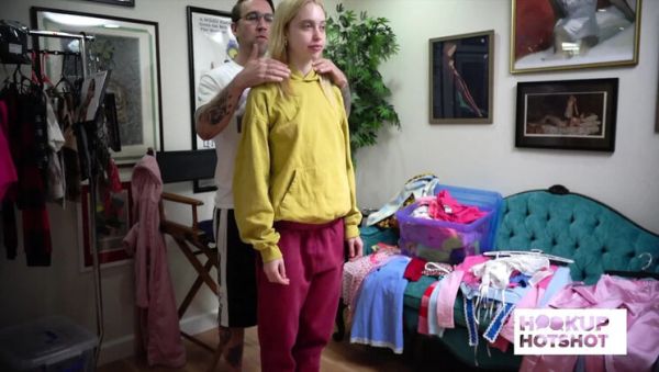 Play the full clip titled : Chloe Cherry Shows Off Her Perky Tits and Pussy Backstage