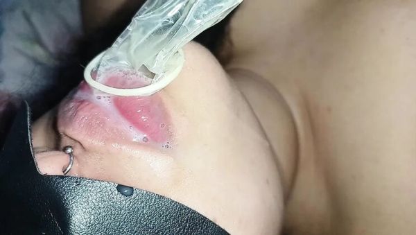 Play this uncut movie : ALL THE CUM FROM THE CONDOM IN HER MOUTH MAKES ME CUM AGAIN - Rei da Safadeza