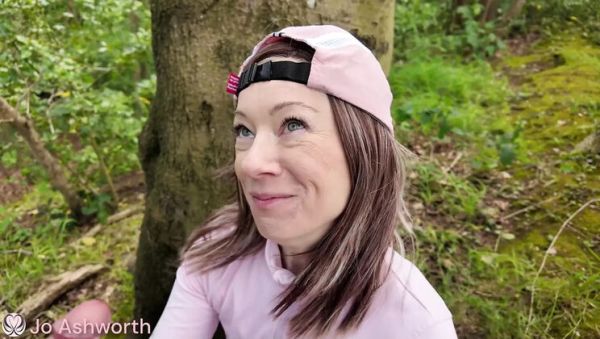 Enjoy watching HD scene called : Risky Outdoor Anal Sex In The Woods! Amateur MILF Gets Tight Ass Creampie From Behind