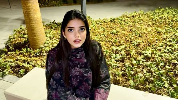 Play hardcore clip called : Sarakhan Picks Up Stranger For Roadside Sex – Big Ass Desi Blowjob