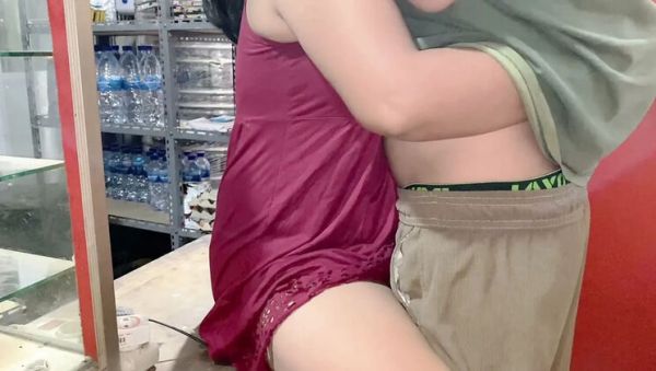Enjoy watching the HD scene of : Aldy Bang Fucks Plump Asian MILF on the Front Porch Desk