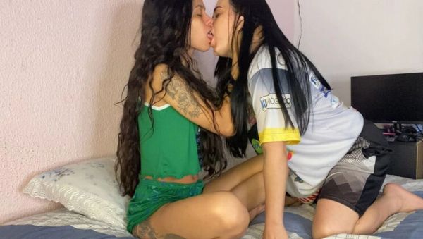 Play this uncensored video called : Husband Caught His Wife Kissing Her Lesbian Best Friend - Then It Turned Into a Threesome