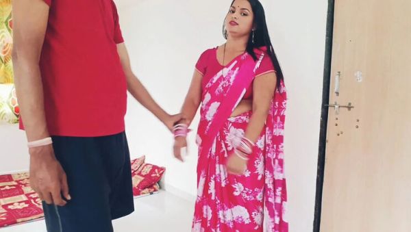 View the uncensored scene named : Gas Cylinder Delivery Boy Fucks Rhea Bhabhi in Desi Style