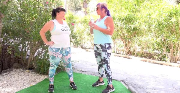 Play the hardcore video called : Mature Devon and y*** Melody indulge in a steamy alfresco lesbian romp